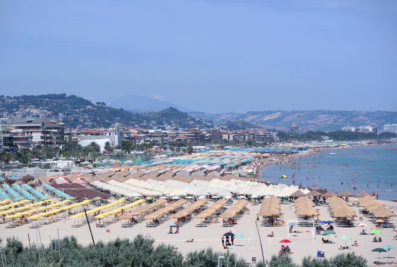 Suite113 In The Center With Beach Pescara Dış mekan fotoğraf